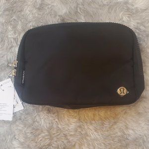 2L Lululemon LARGE Black Everywhere Belt Bag Crossbody Bag Brand New